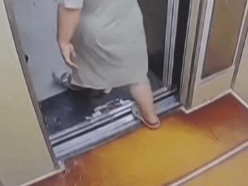 DƬ